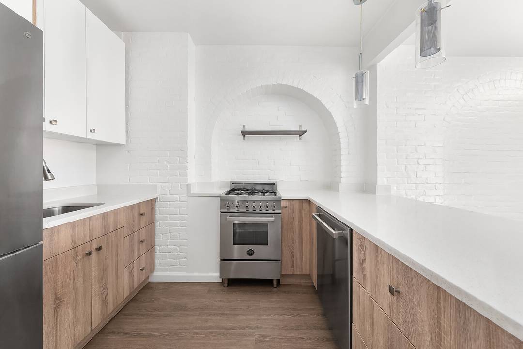 Discover the character and comfort of 119 South Street, a thoughtfully designed 1 bedroom residence that captures the timeless appeal of the Seaport district.