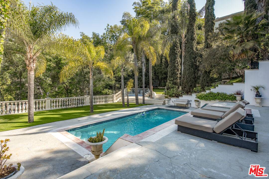 3780 1/2 Multiview Dr 5BR Hollywood Hills East La