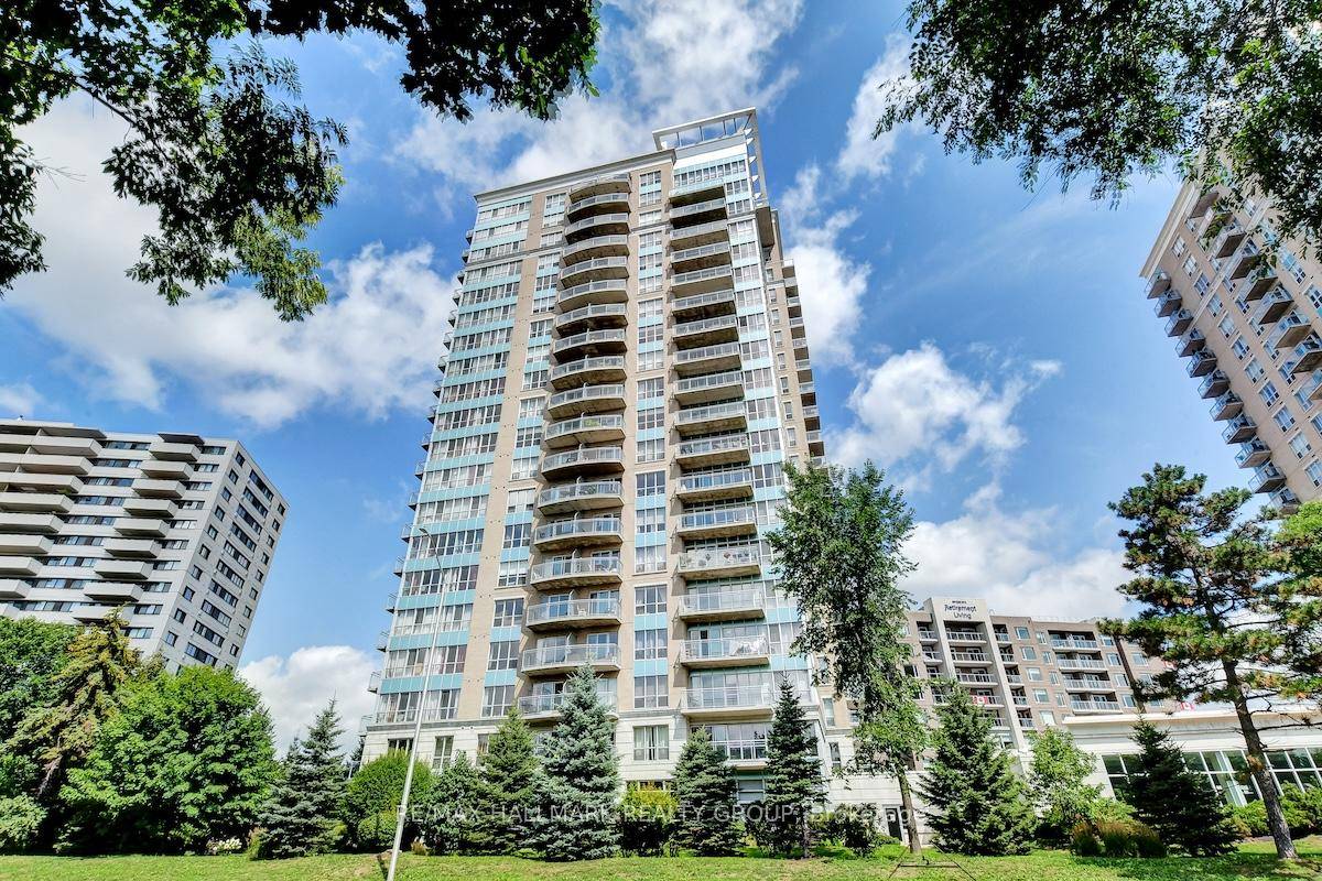 Welcome to this beautifully maintained 1 bedroom, 1 bathroom condo offering a perfect blend of comfort, style, and convenience in a vibrant community setting.