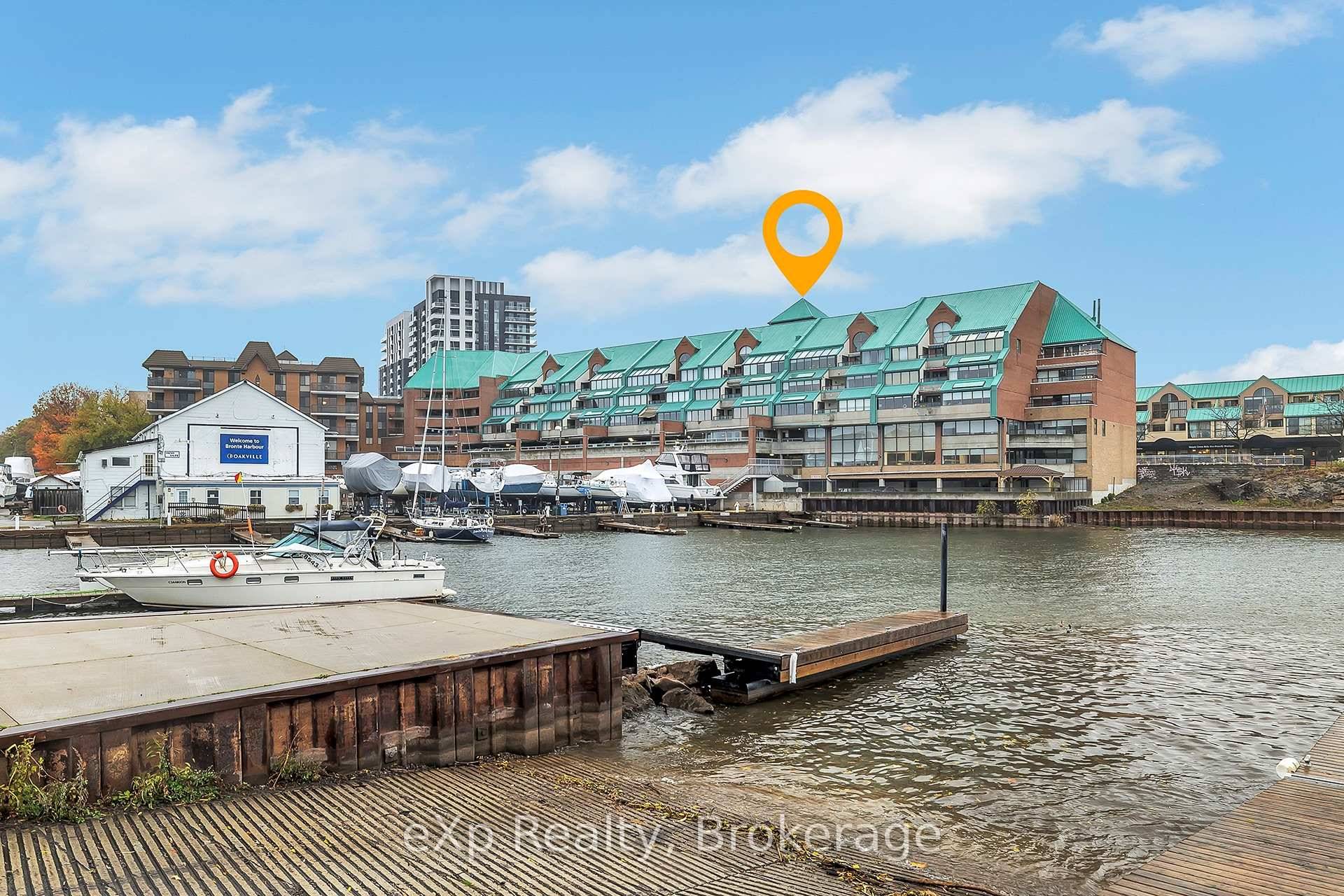 Live in the Heart of Bronte Village, Oakville !