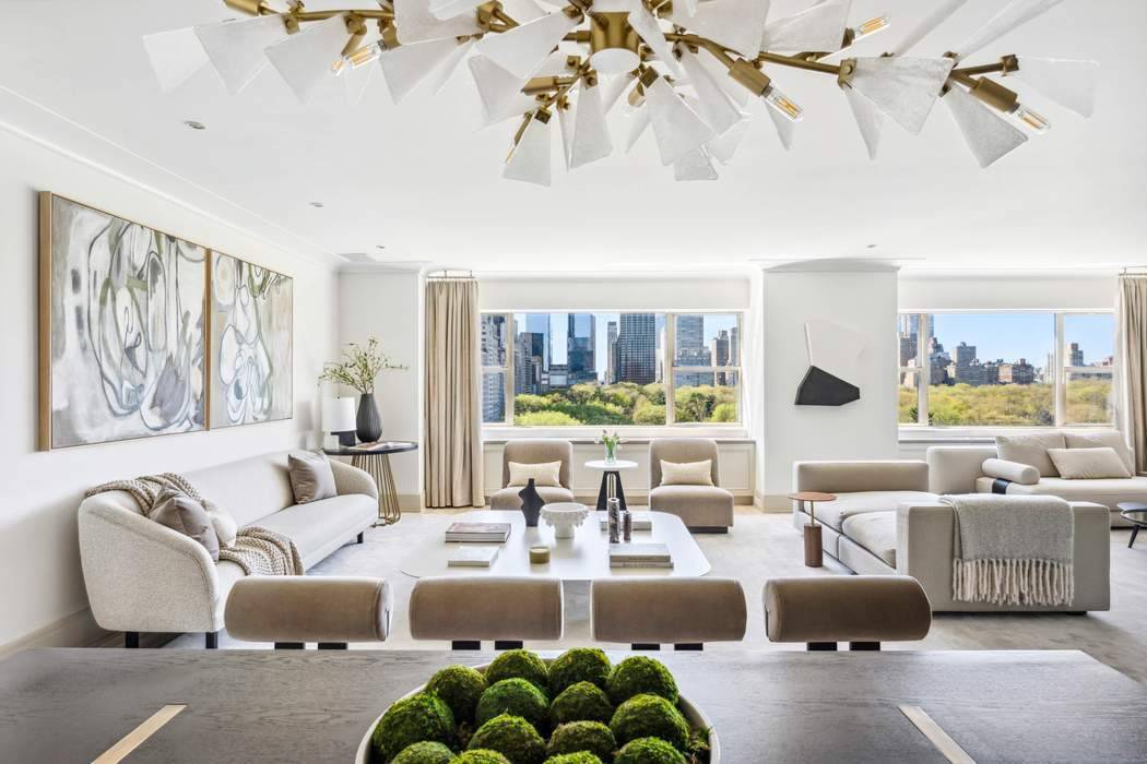 Forget the dizzy towers of Billionaire s Row ; the unique vantage of this grand Fifth Avenue home offers the perfect perspective on Central Park.