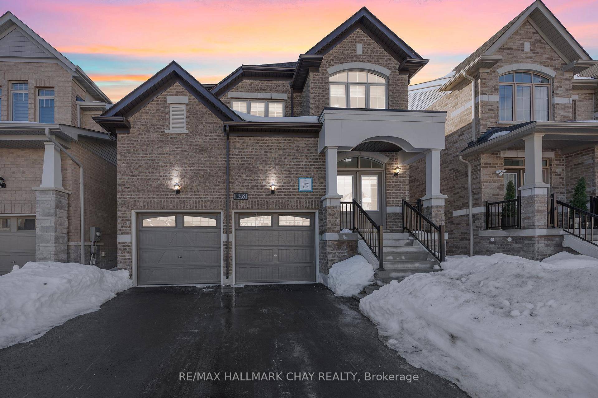 3 Bedroom, 2. 5 Bathroom Family Home In Sought After Innisfil Surrounded By Beautiful Beaches amp ; Lake Simcoe !