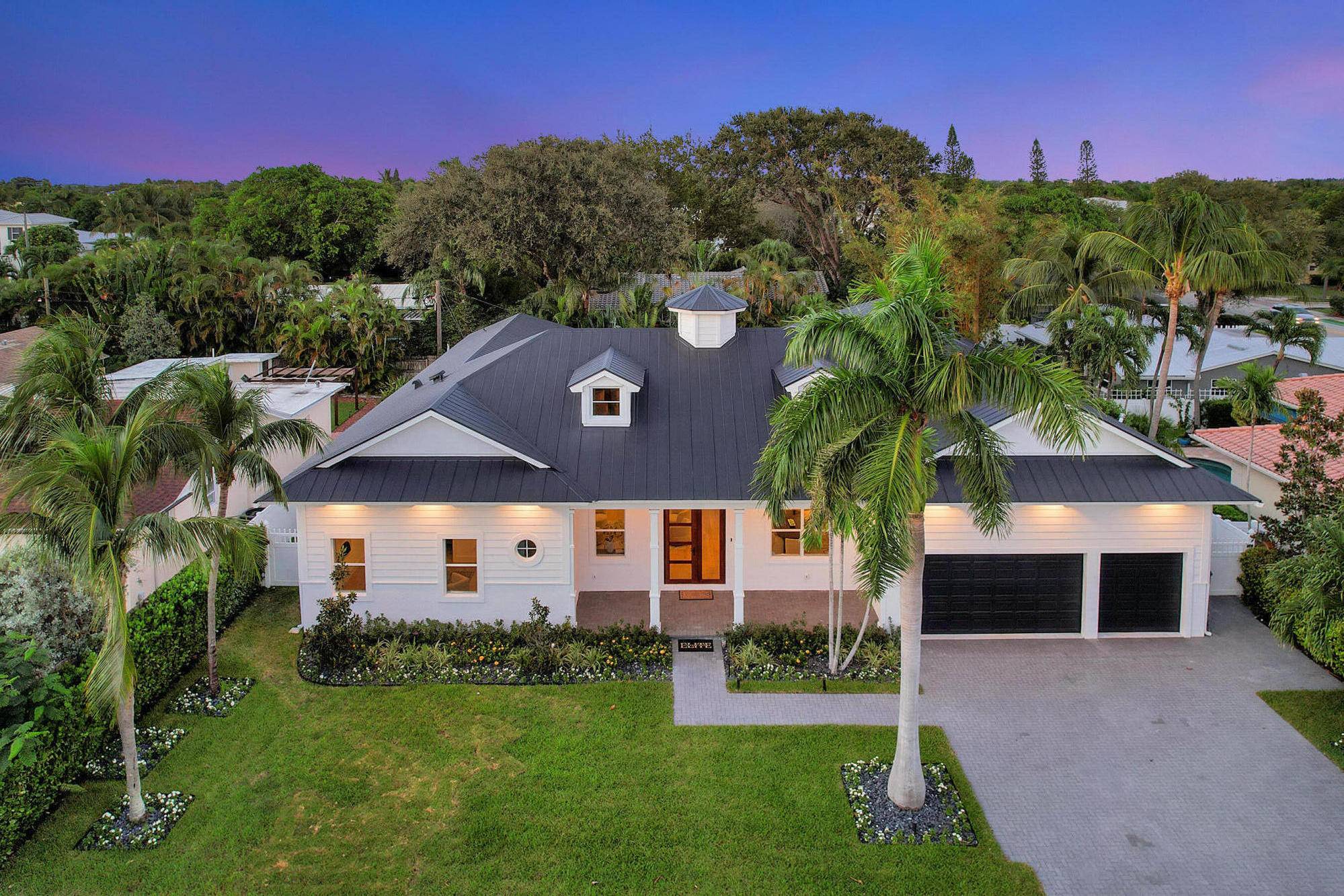 Welcome to your private oasis in the heart of downtown Delray Beach !