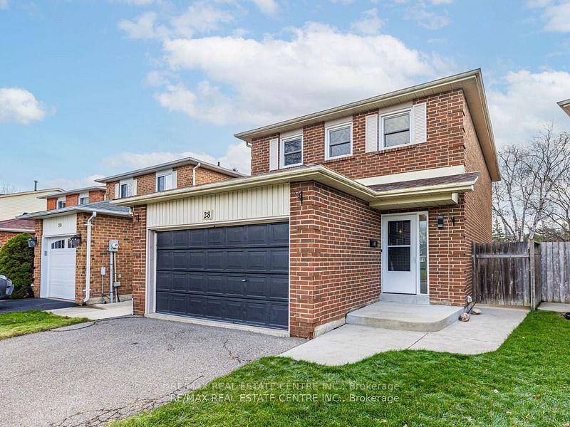 Please See Virtual Tour For School Information amp ; Area Amenities Lovely Updated Detached Updated Home on a Small amp ; Quiet Cul De Sac with Legal Basement Apartment !