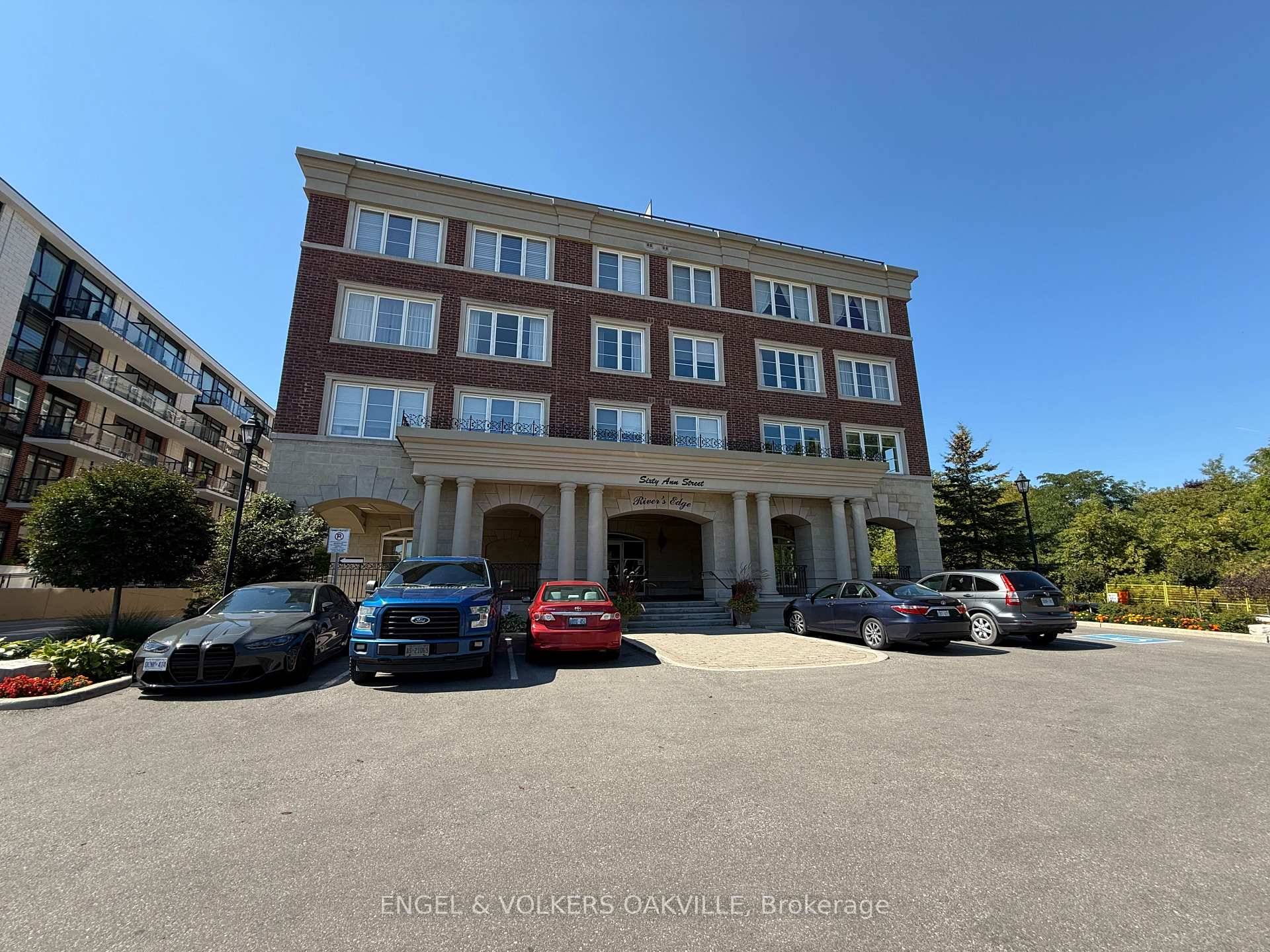 Spacious 1 Bedroom, 2 Bathroom Condo for Lease in Downtown Bolton !