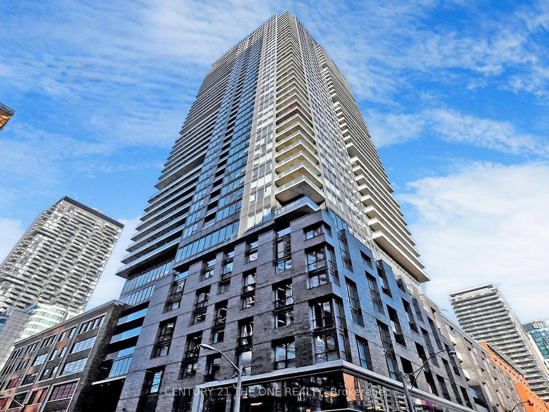 FULLY FURNISHED ! Welcome To King Blue Condo !