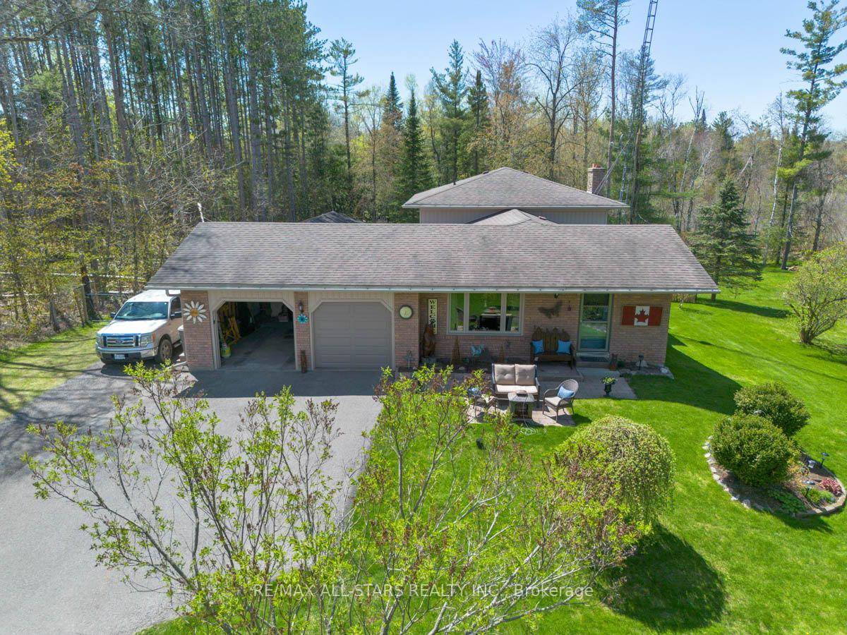 3 1 bedroom, 1. 5 bath backsplit situated on mature treed lot in community of Blackwater just south of Sunderland ; attached 2 car garage and wide driveway to accommodate ...