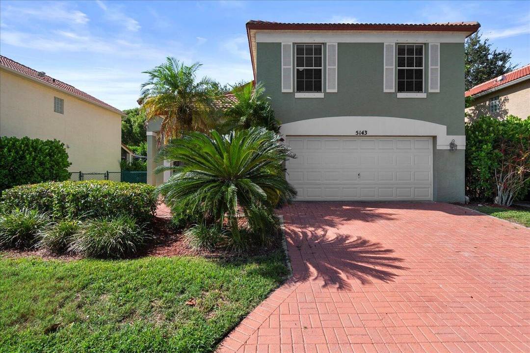 For Rent or Sale Gorgeous CBS 4 Bedroom, 2.