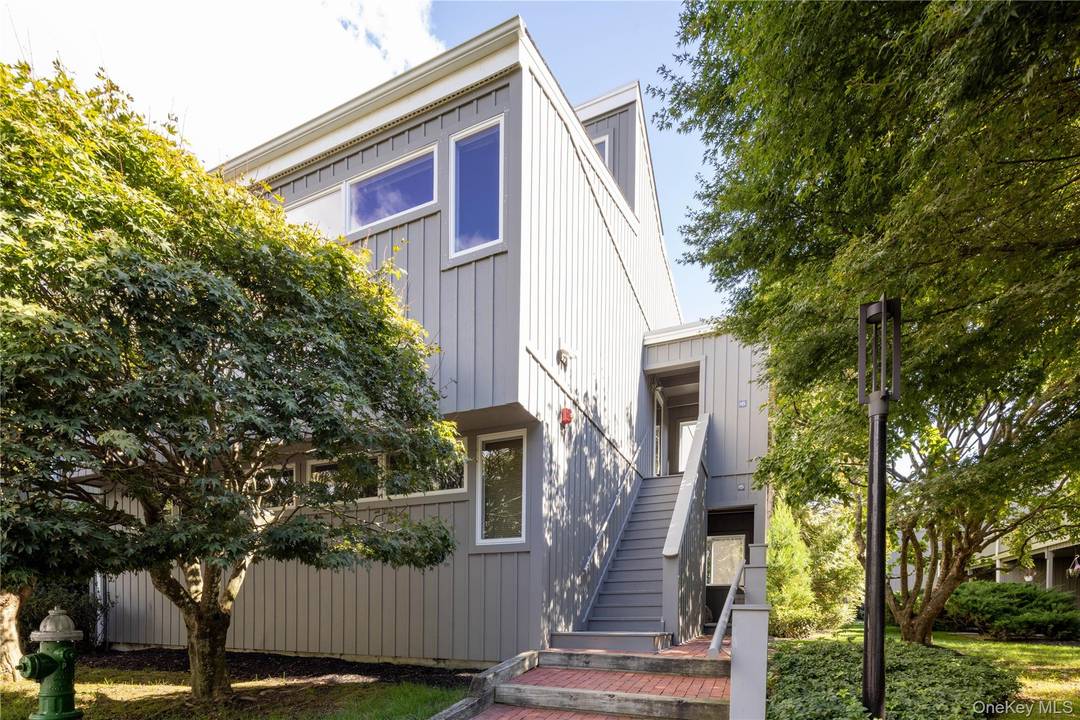 Welcome to The Mews, unit 16, an impeccably renovated two bedroom, two bath property that captures East Hampton chic at its finest.