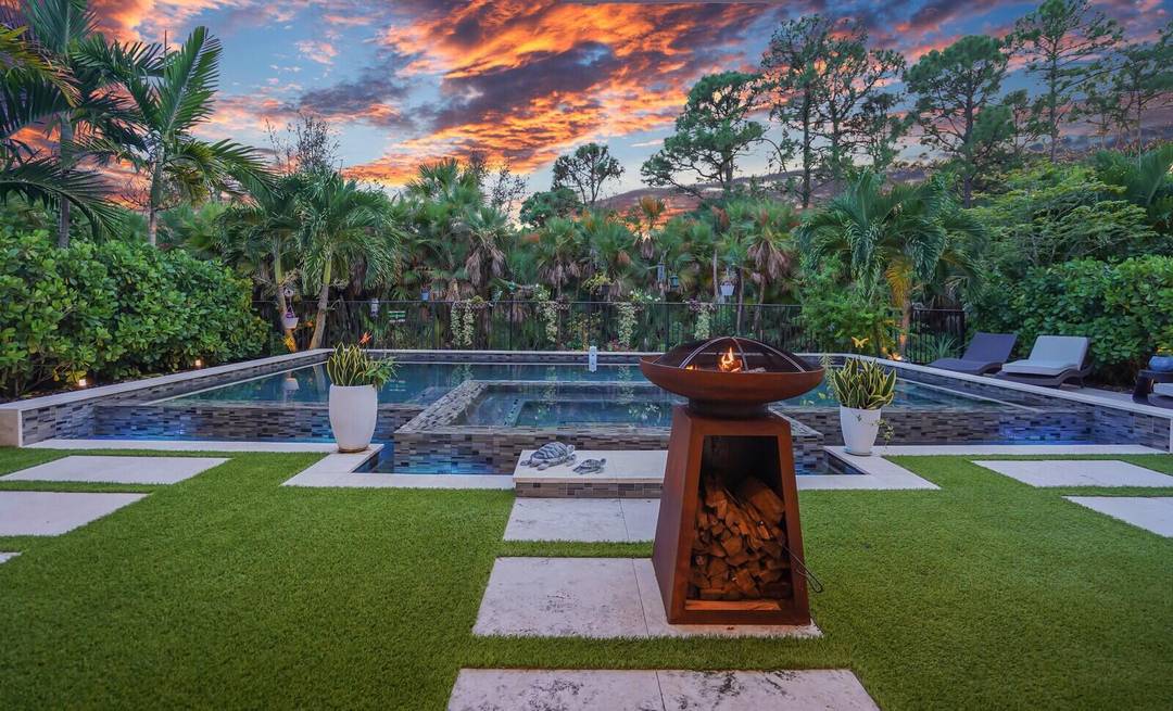 This Home's a Must See ! Its 4390sf 4 bed 4.