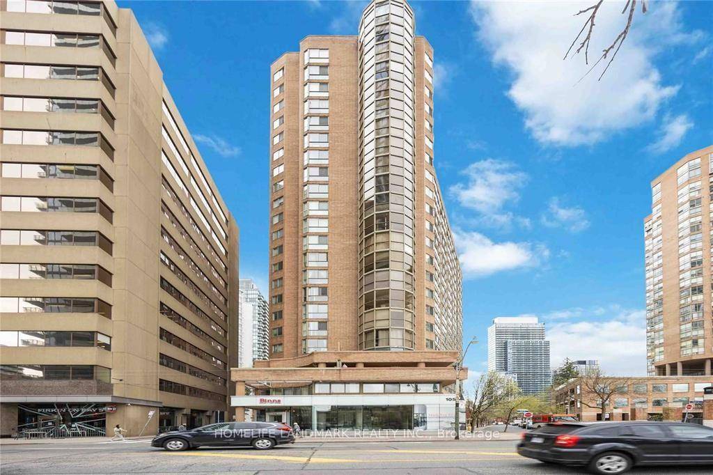 Experience living at the Iconic Polo Club I, a Tridel built residence located at 1055 Bay Street in Toronto's vibrant Bay Street Corridor.