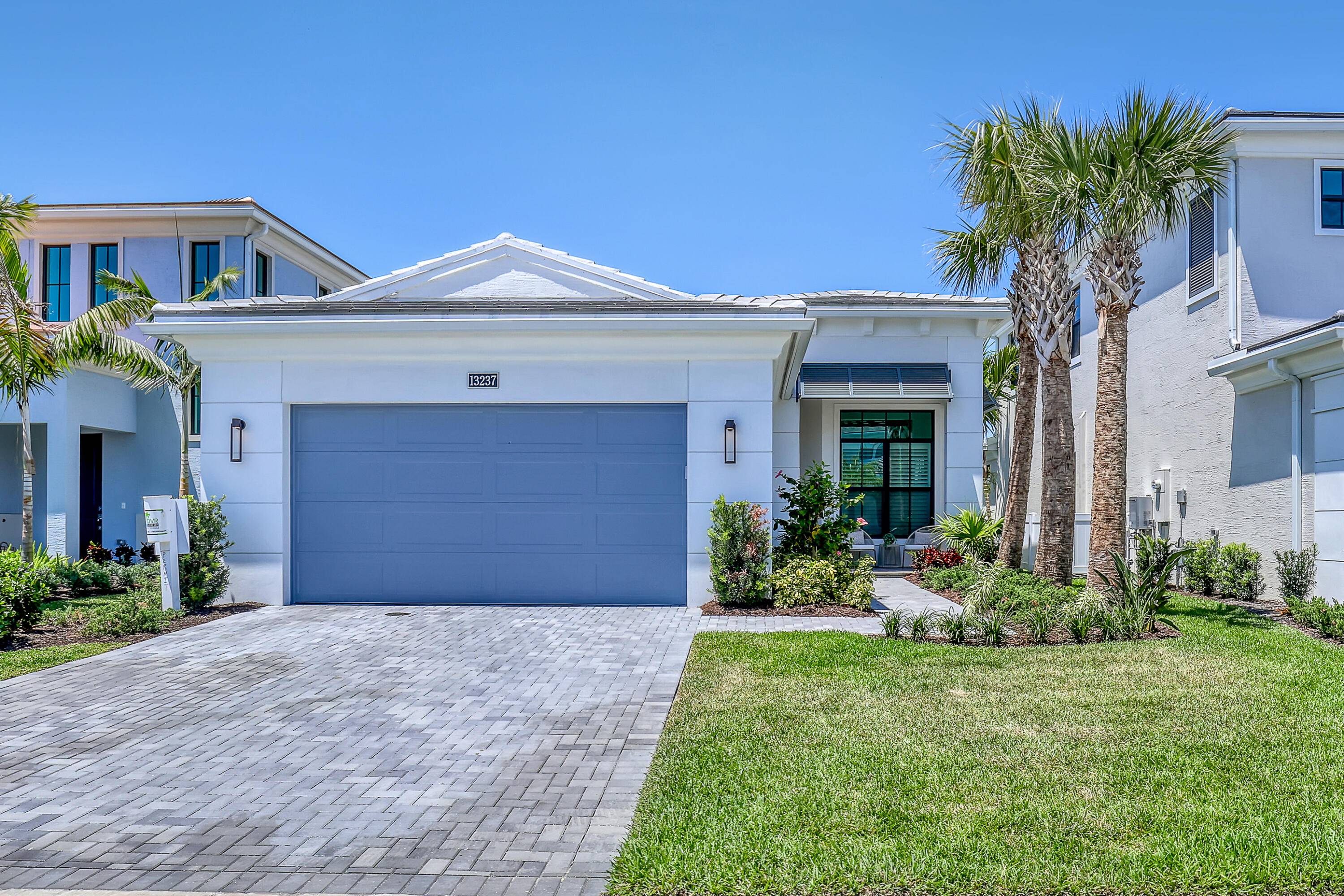 MUST SEE ! !... ''Virtually Brand New !