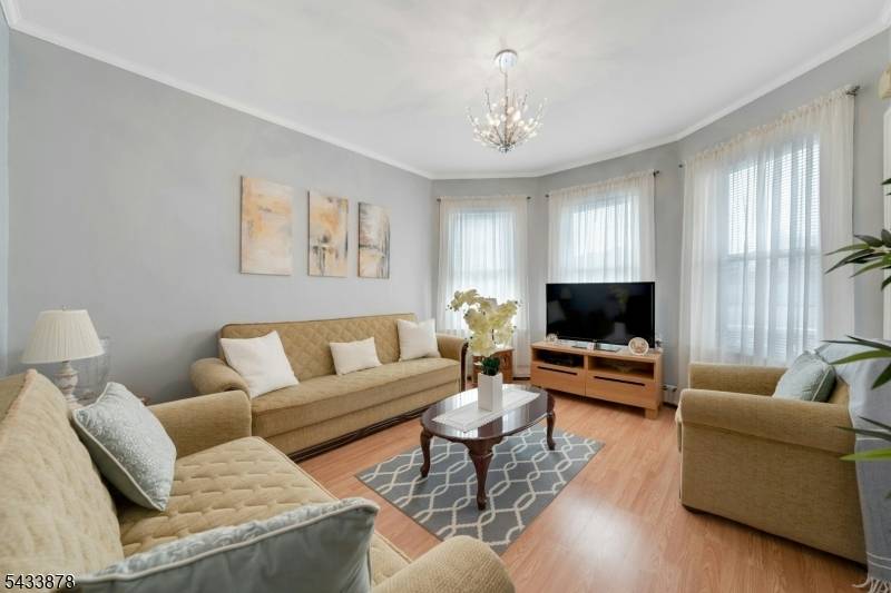 Well maintained 2 family home, perfect for first time buyers looking to generate income from one unit, also an excellent investment opportunity in the People's Park section of Paterson.