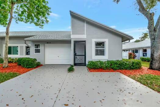 Newly renovated 2BR 2BA end unit in Whisper Walk section B !