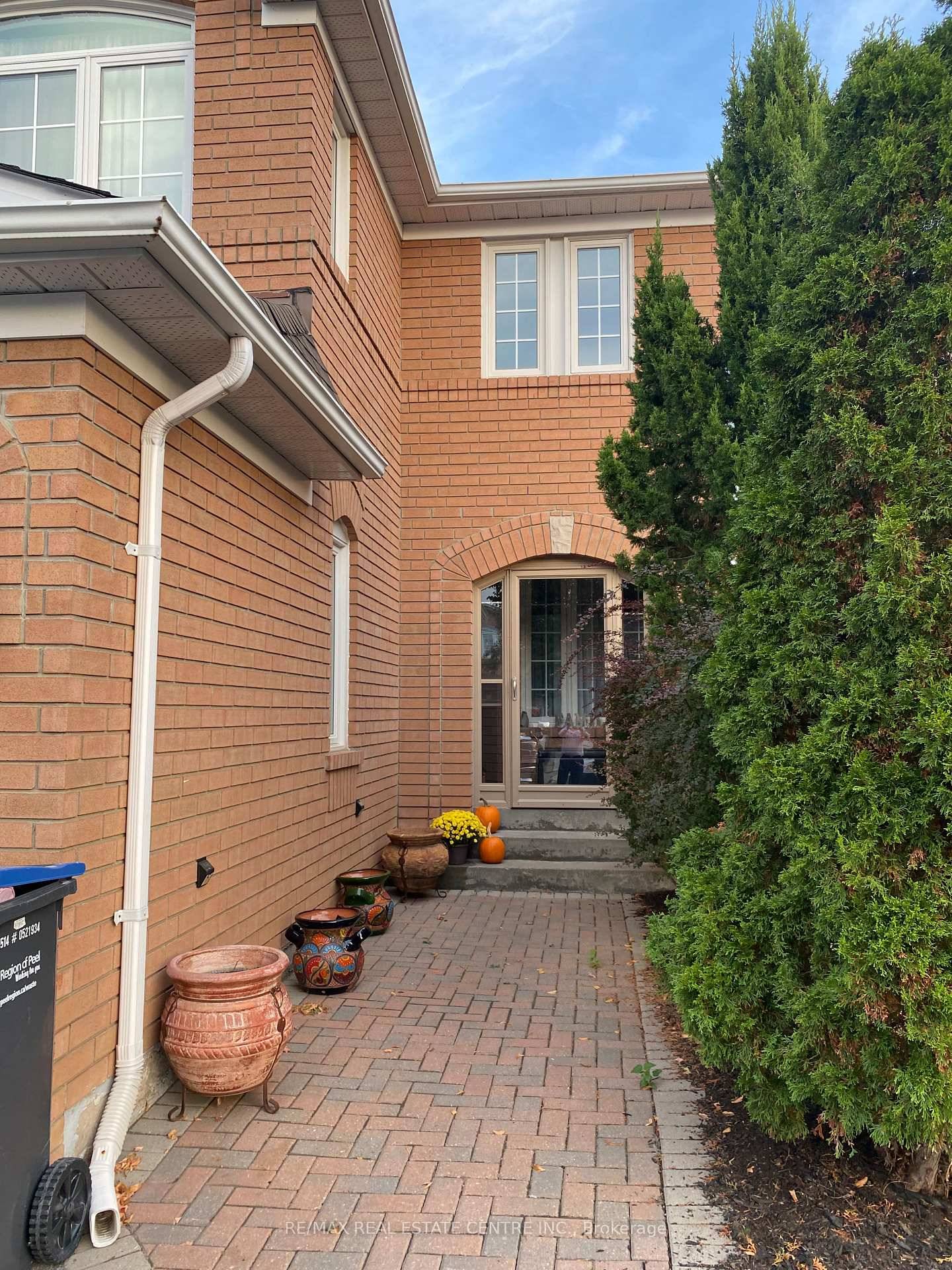Excellent Location, Beautiful Well Maintained Home With 3 Bedrooms, 3 Washrooms For Lease, Newly renovated Bathrooms and Kitchen, Lots Of Pot lights, Freshly painted.