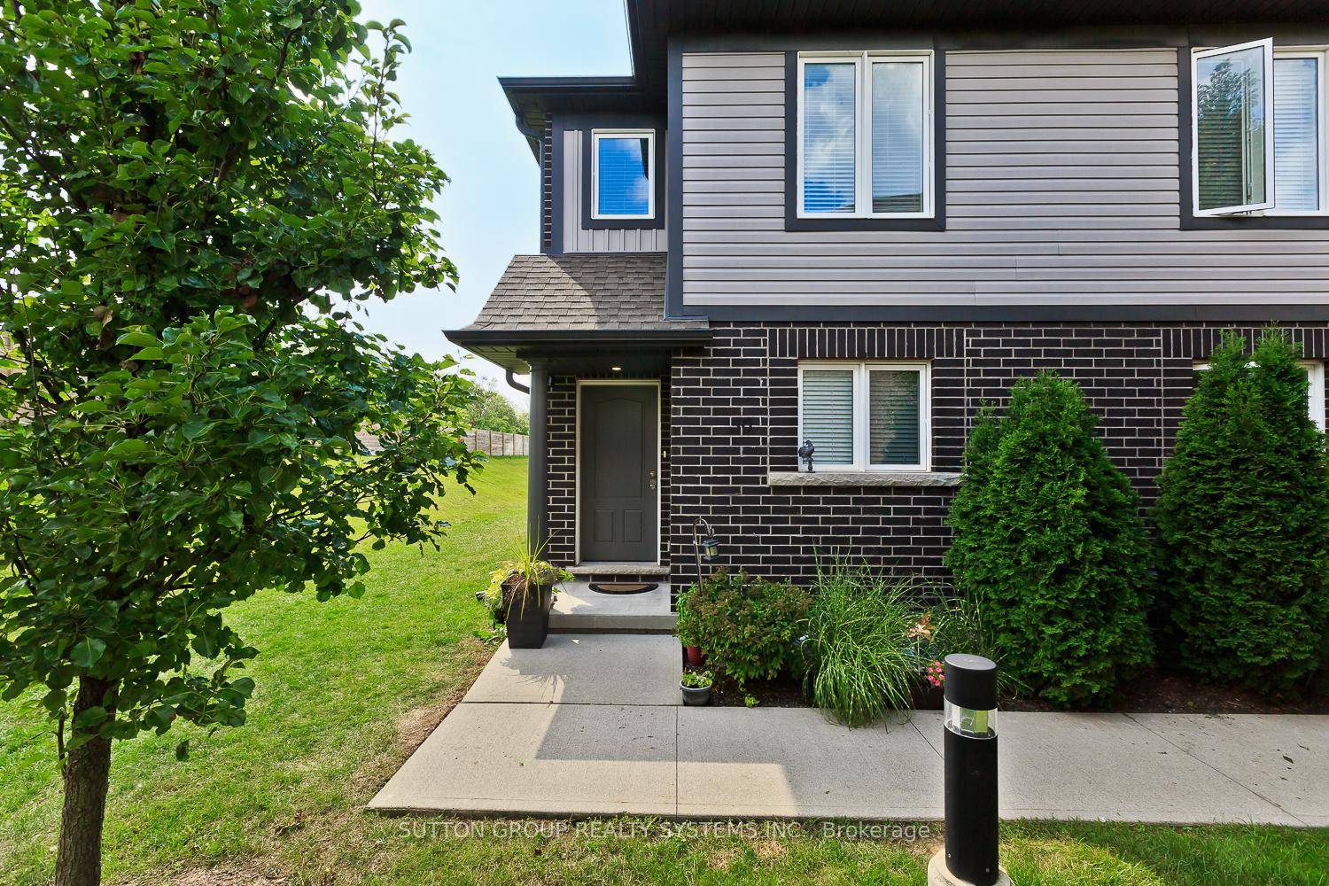 Welcome to a stunning corner unit with 3 1 bedrooms that is backing to loads of green space.