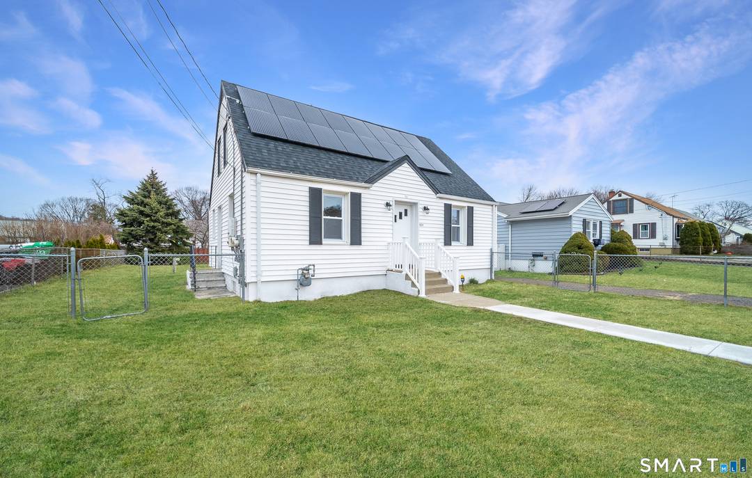 Fully Renovated ! ! Light.