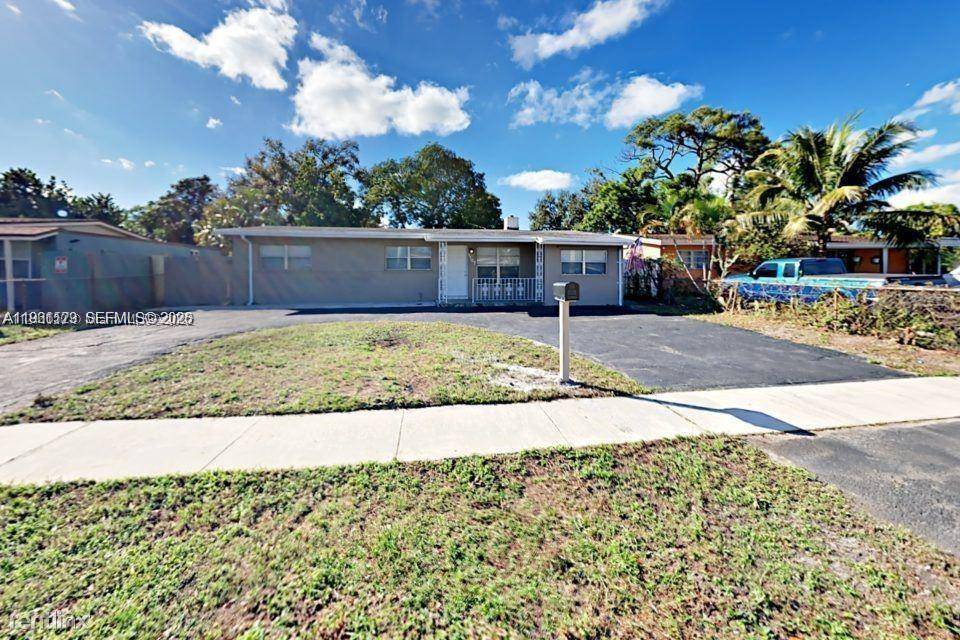 Incredible Investment and Large Family Home Generating NET 5, 600 mo Rental Income Month to Month, NO HOA !