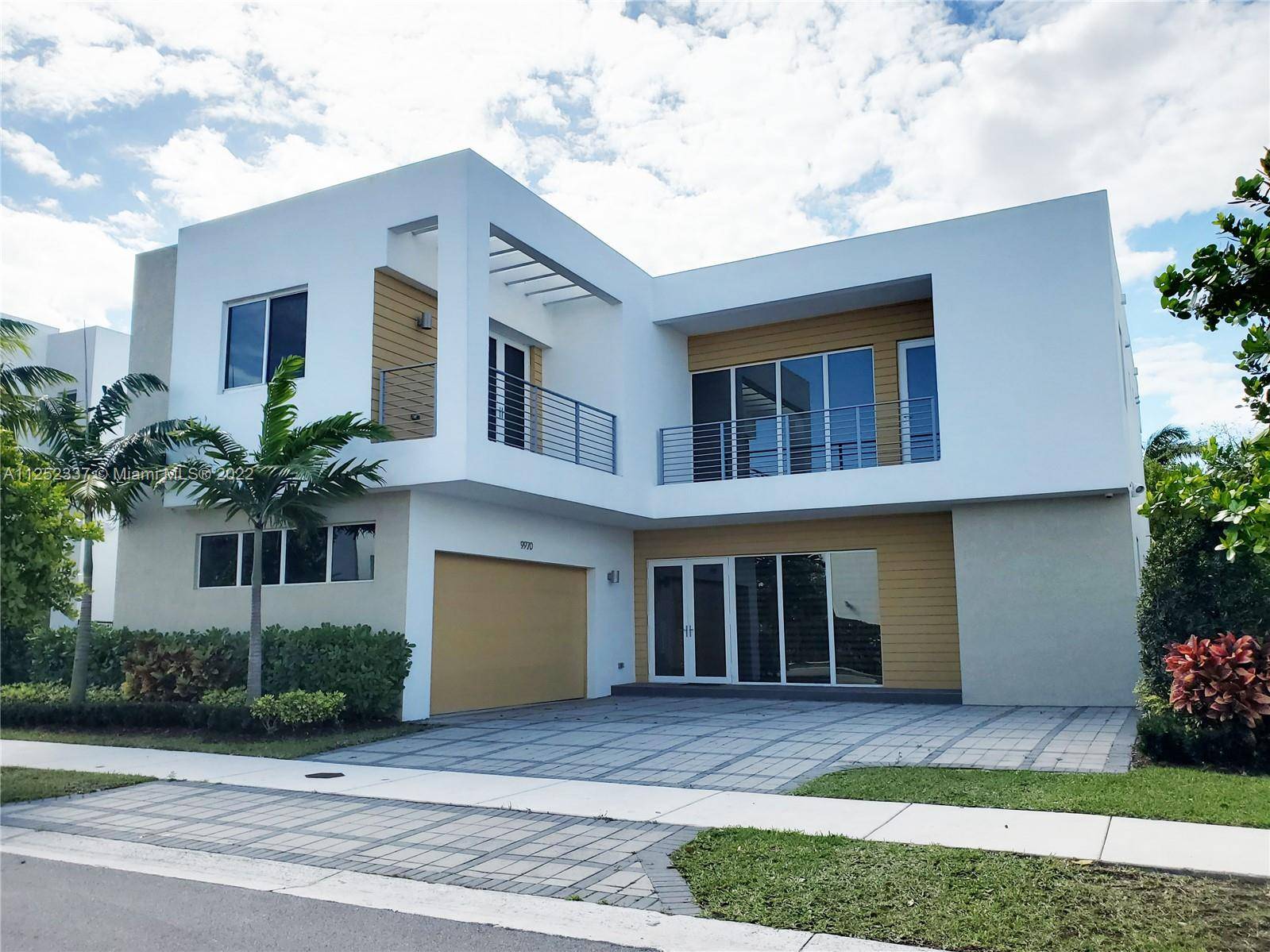 Beautiful Modern furnished 5 Bedroom 5 Bathroom at Modern Doral 60 B.