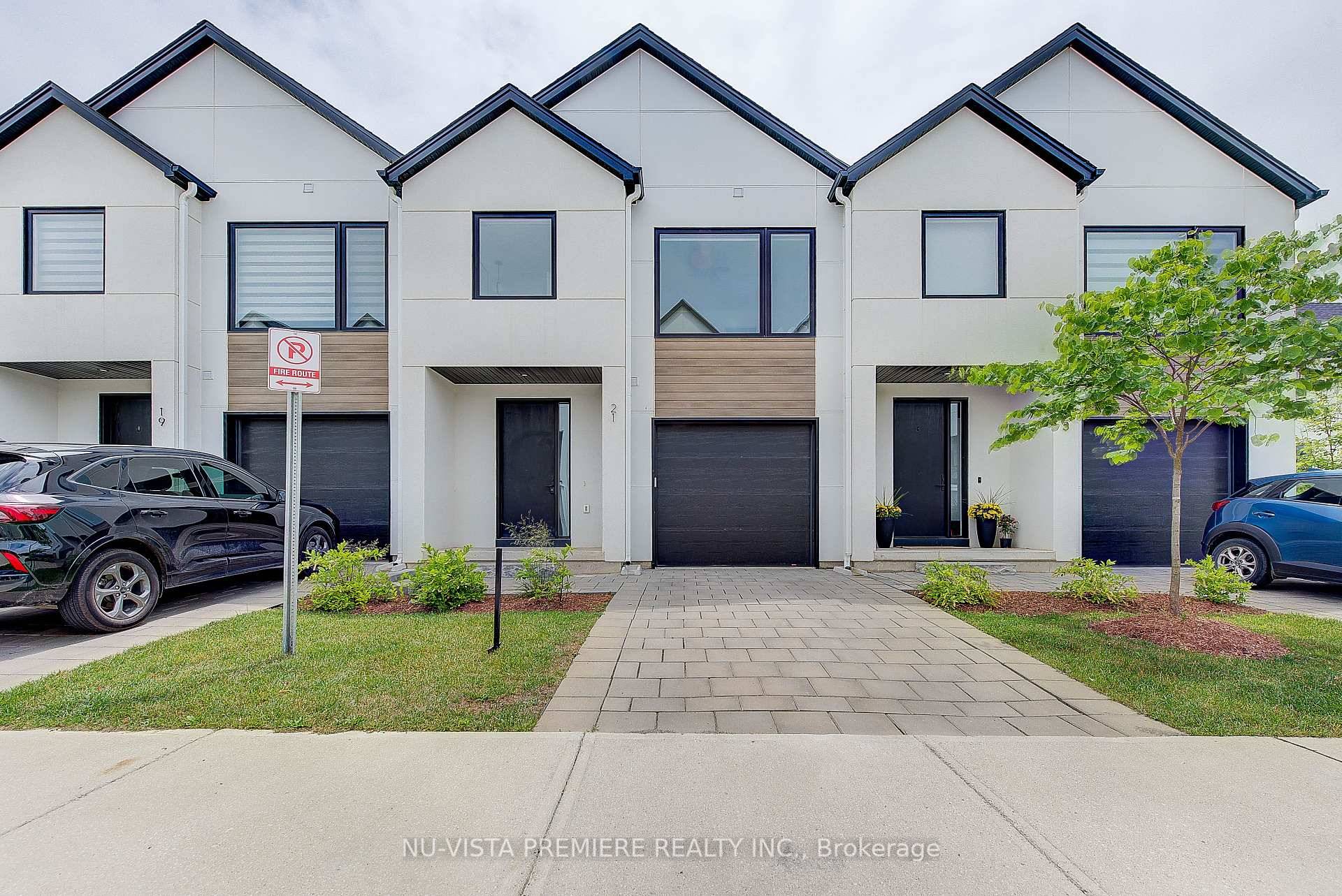 Luxury Townhome for Sale in Riverbend Award Winning Design !