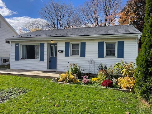 Perfect for retirees, first time buyers, or a small family, this charming east side Owen Sound bungalow offers one floor living with convenience and comfort.
