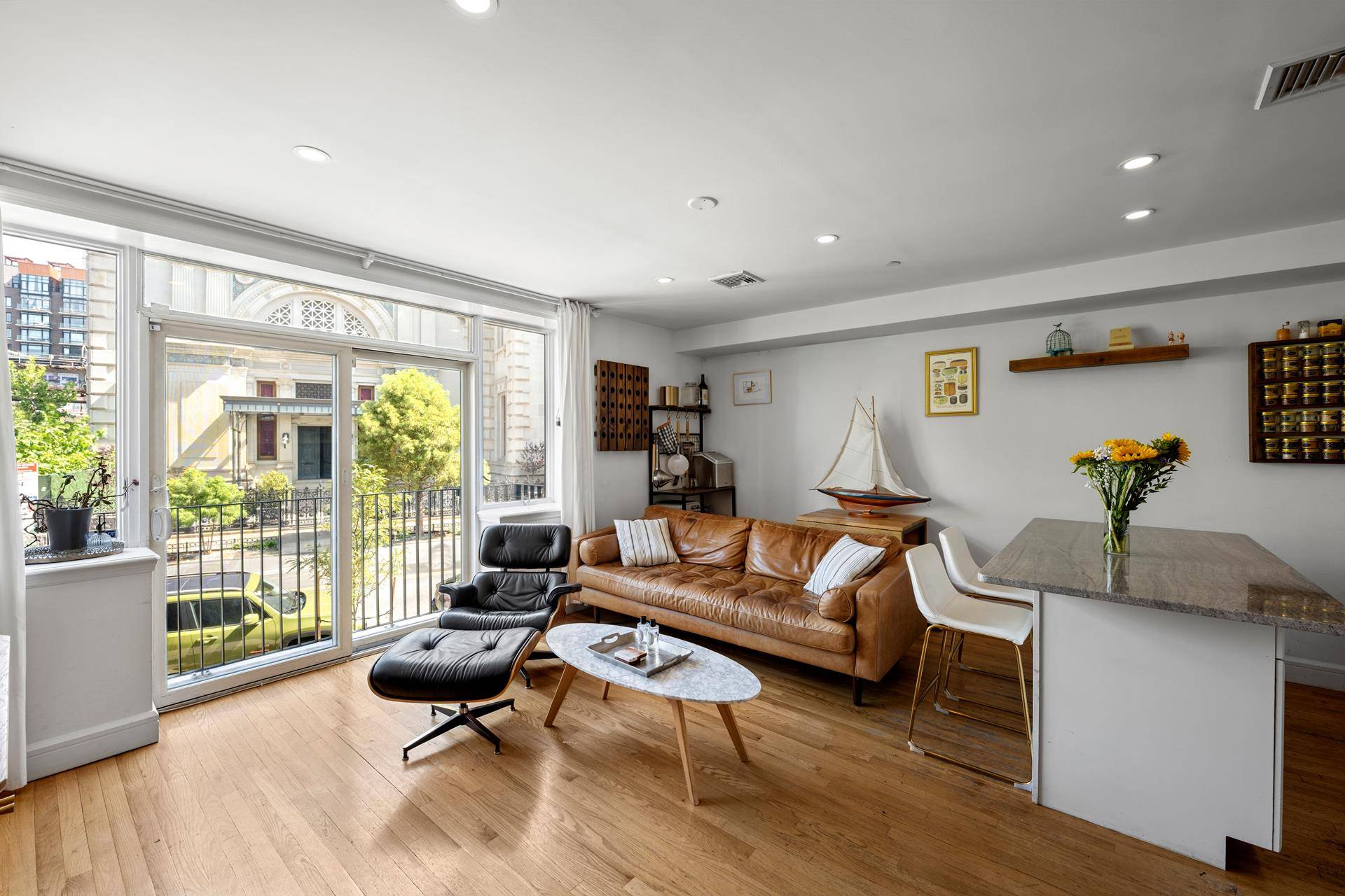 Experience contemporary Brooklyn living at 170 Broadway in Williamsburg.