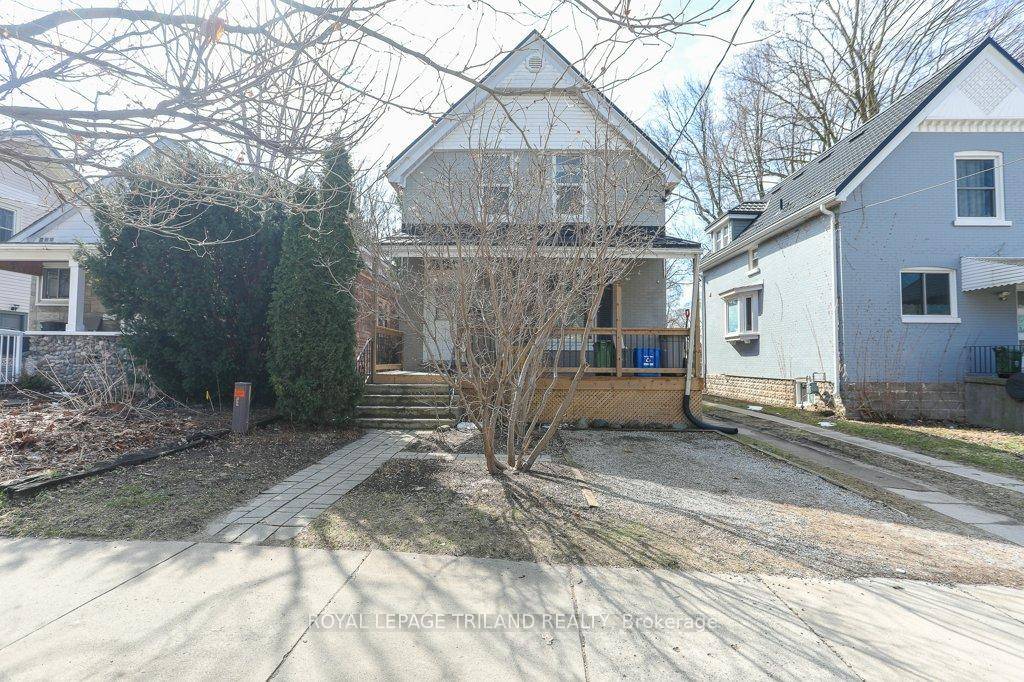Great investment opportunity to purchase a fantastic legal duplex.