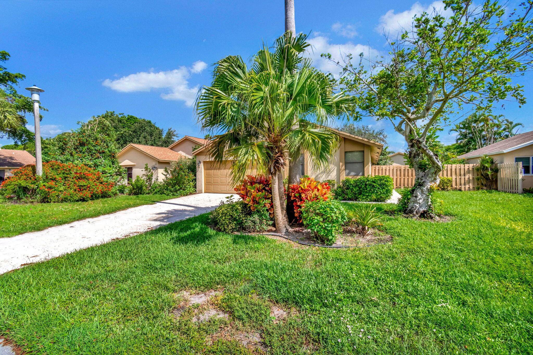 FABULOUS REMODEL OPEN FLOOR PLAN, KITCHEN ISLAND.