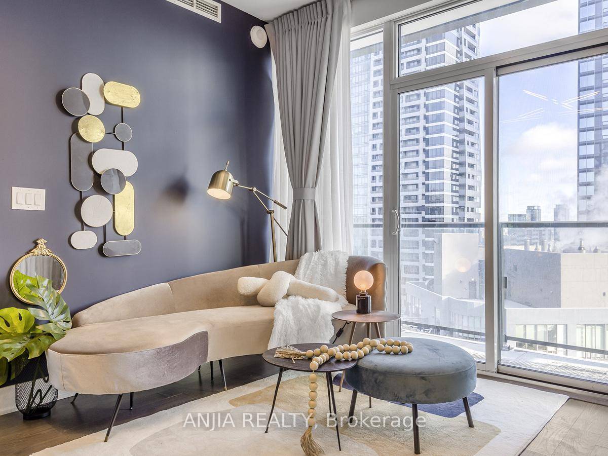 Welcome to this luxurious 3 bedroom, 2 bathroom unit 783 sqft interior as per MPAC the stunning hotel style Britt Condo at Bay and Wellesley.