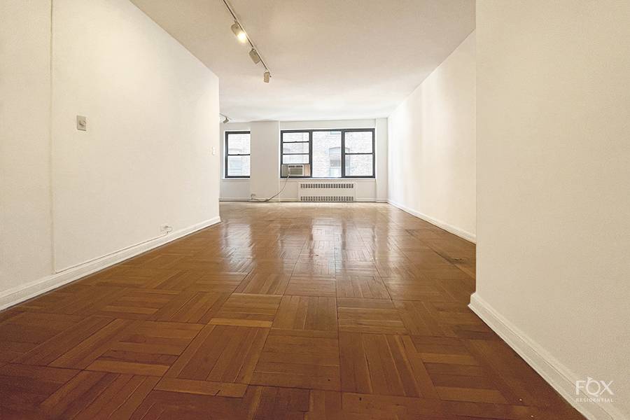 BRAND NEW ! ALCOVE STUDIO ON PRIME WV BLOCKOn a beautiful block, located just minutes away from The New School, NYU and Parsons, this alcove studio is in a 24 ...