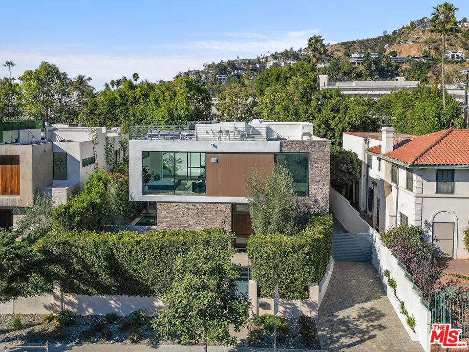 1621  N Fairfax Ave 4.0 Hollywood Hills East LA