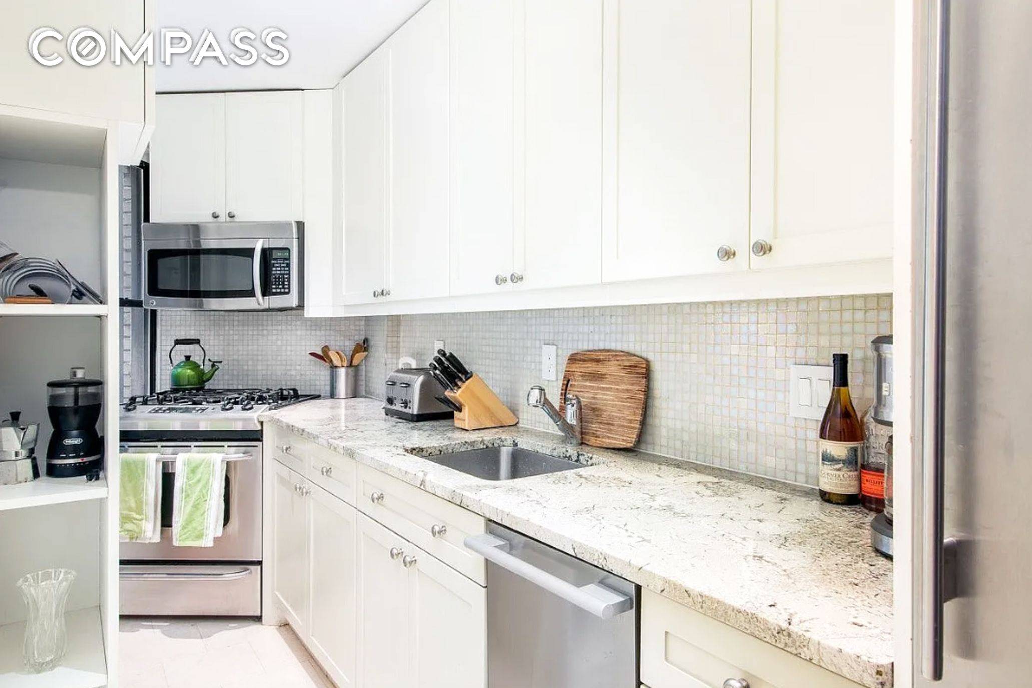 Spacious one bedroom with a HOME OFFICE !