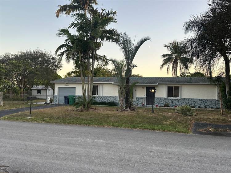 Great opportunity in Paradise Pines subdivision.