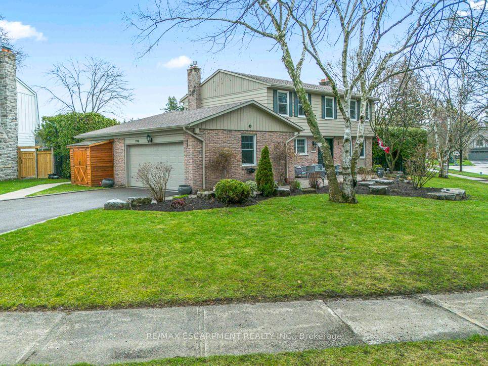 Nestled in the heart of prestigious Lorne Park, one of Mississauga's most sought after family communities, this exceptional 4 1 bedroom 4 bathroom property offers the perfect blend of elegance, ...