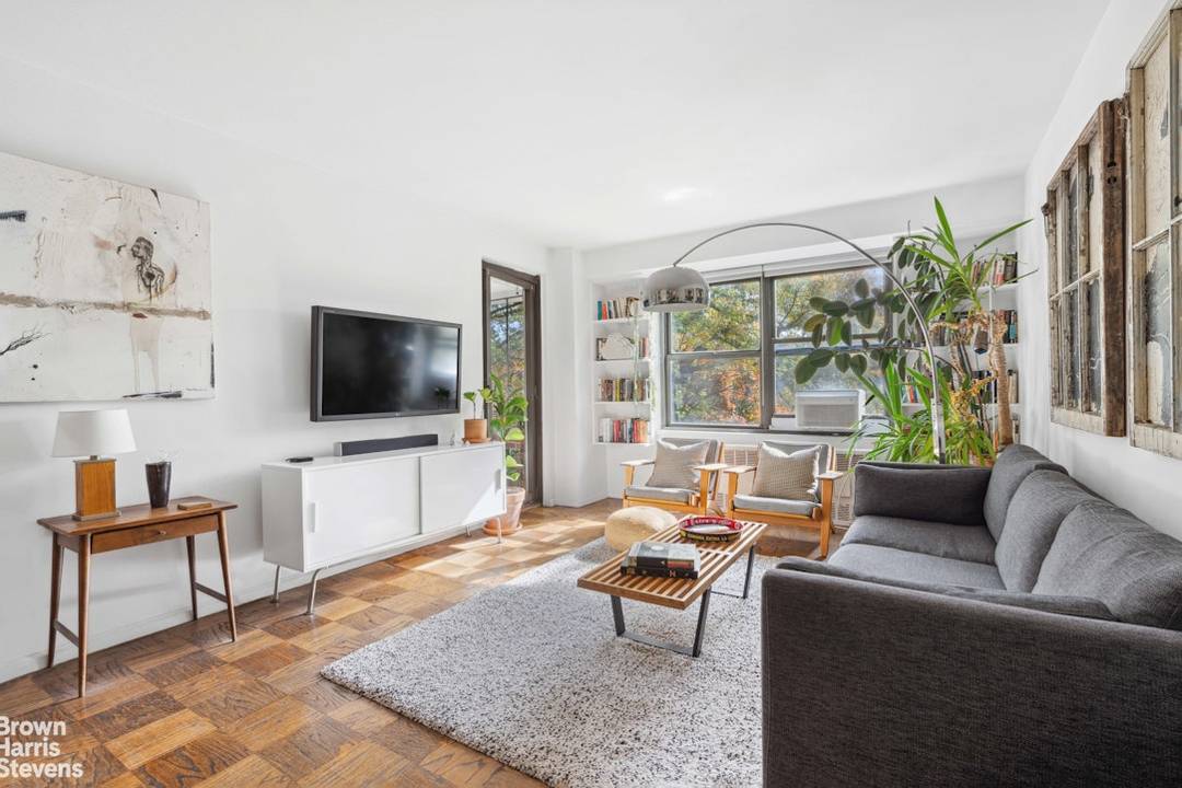 Fully renovated 2BR 1 bath with enclosed balcony !