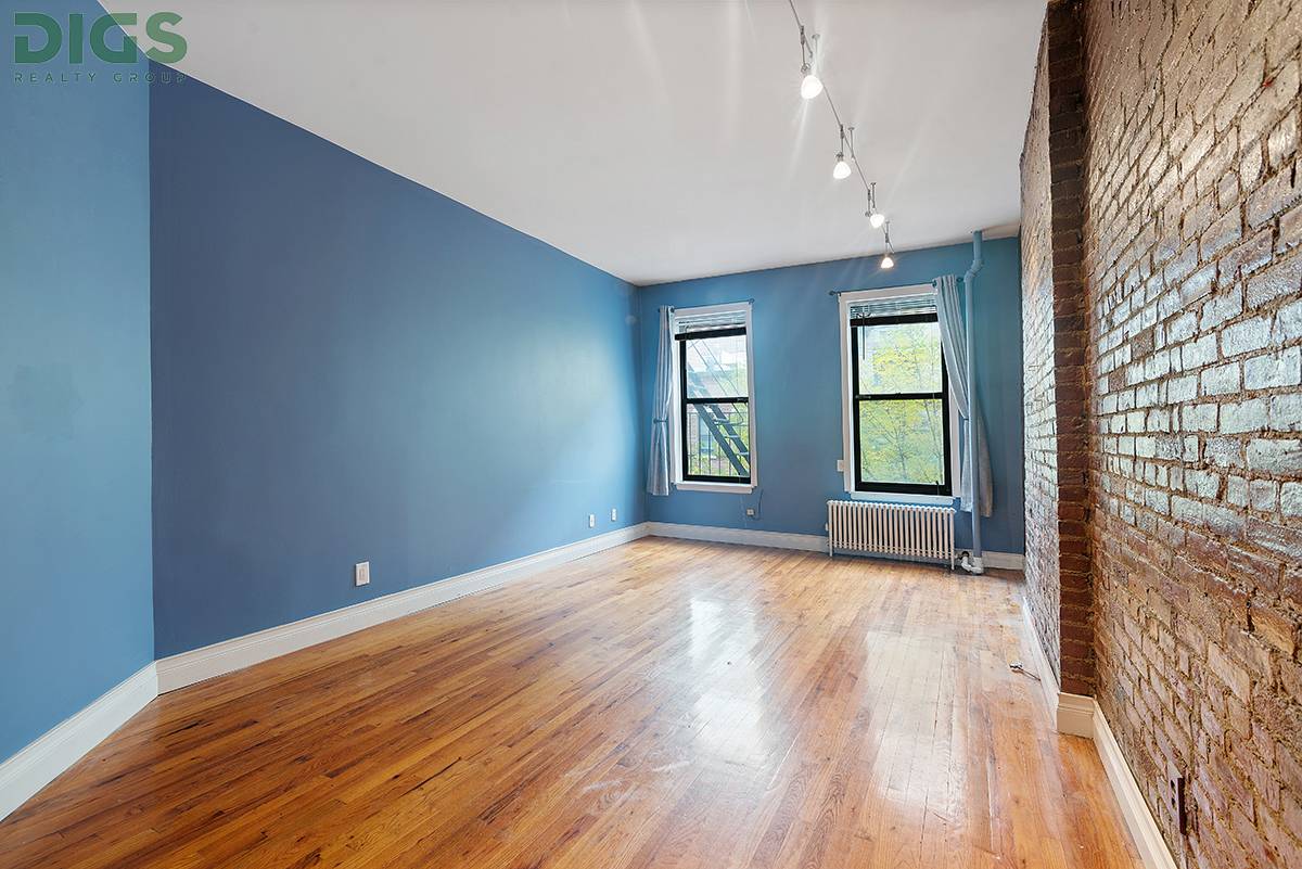 Incredible Value and Investor Friendly in the Heart of the Upper East Side.