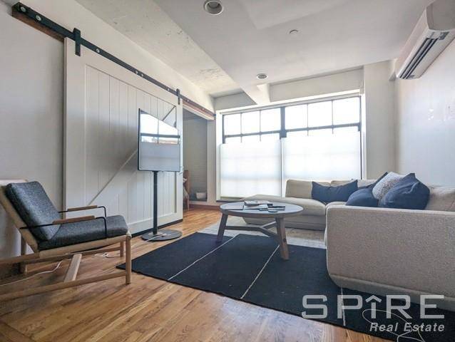 DUMBO LOFT UNIT KING SIZE BEDROOM amp ; LARGE HOME OFFICE 1.
