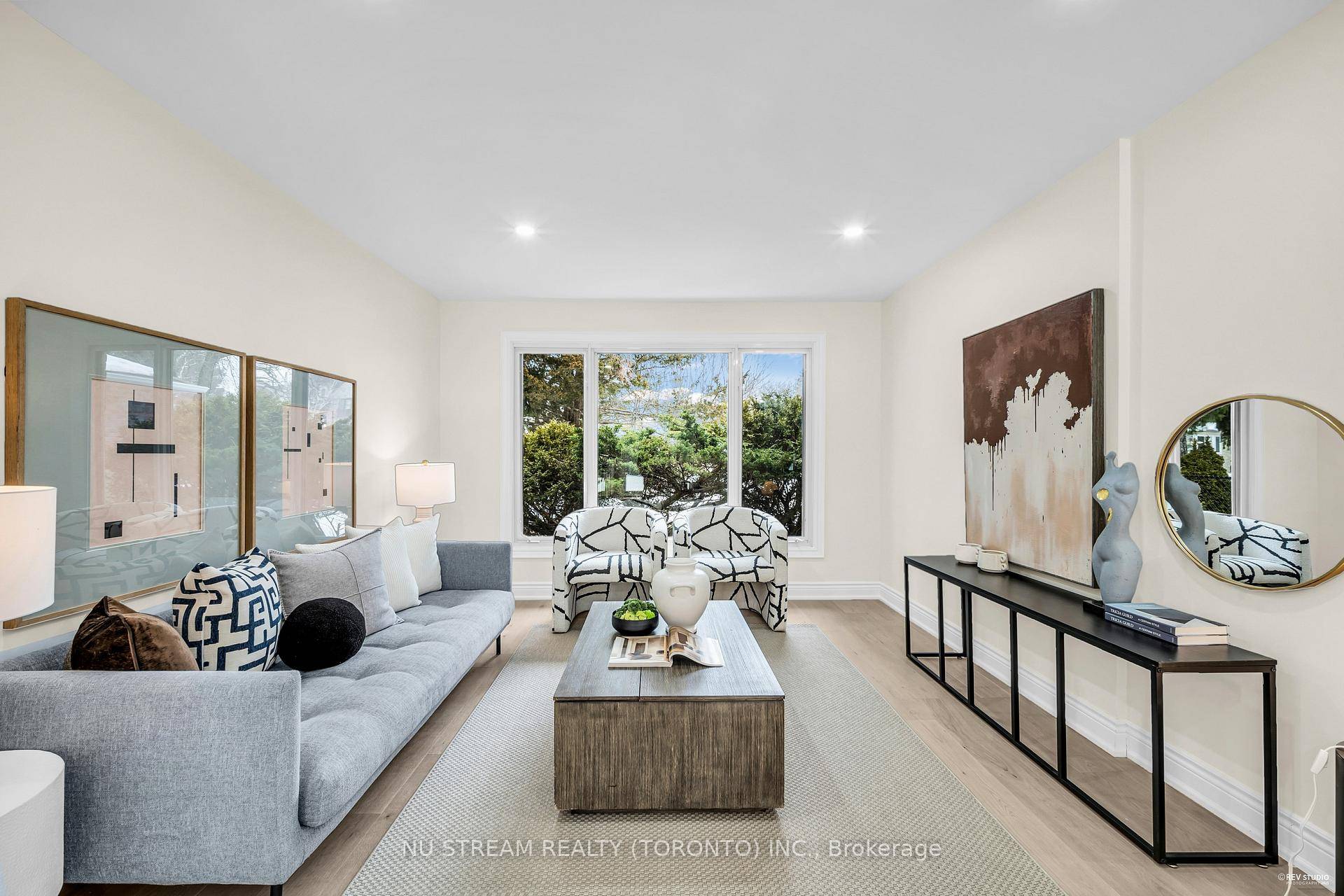 Double Garage Detach In The Most Prestigious Unionville Community !