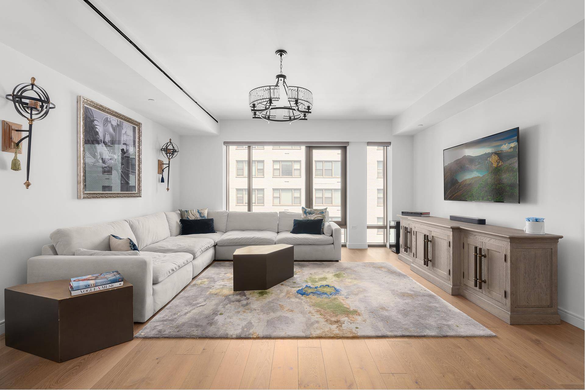 A stunning corner home in a boutique, fully amenitized building, Residence 8D offers the best of modern city living.