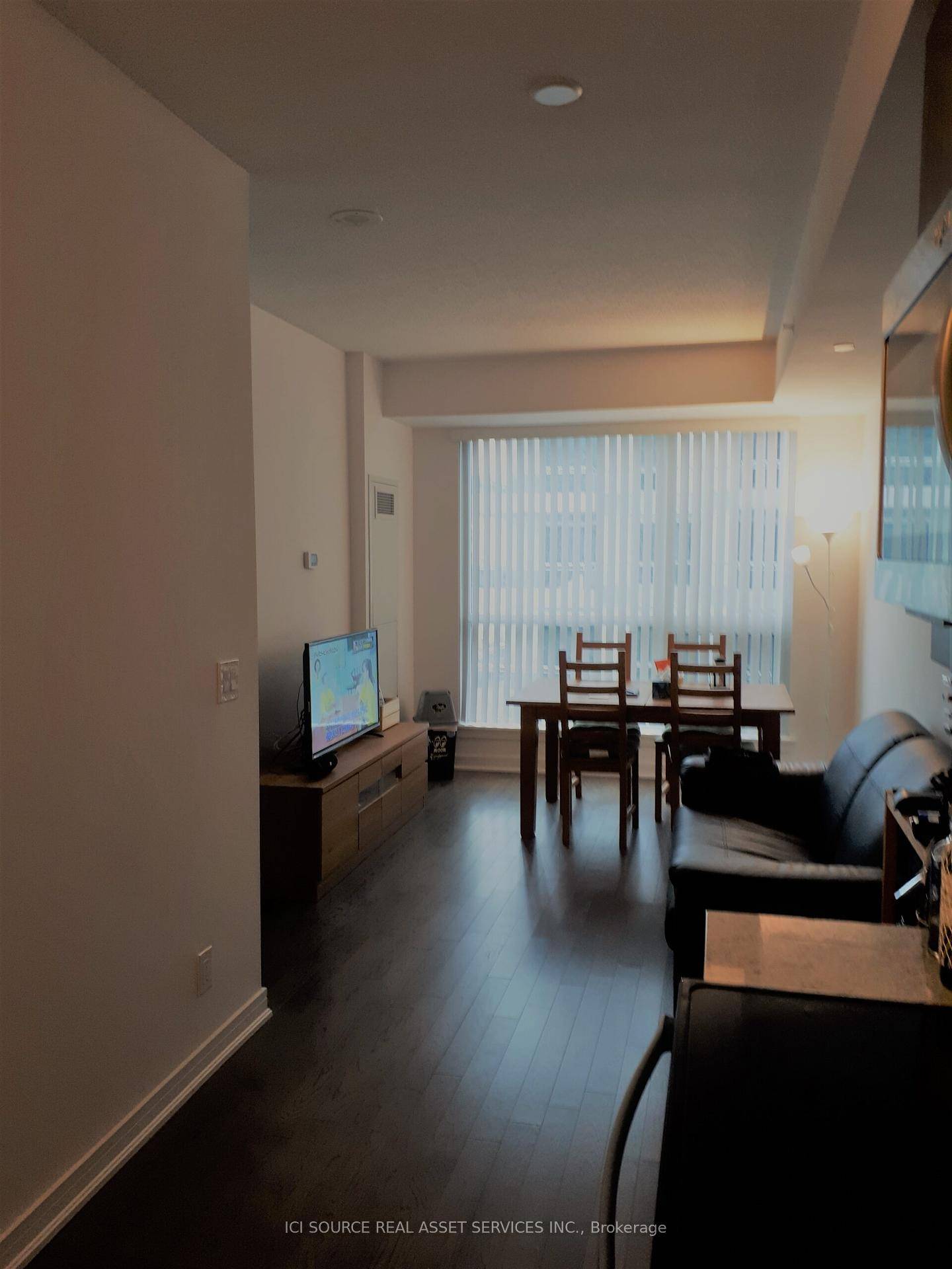1 Bedroom of the The Beverly Hills condo on Yonge amp ; 16 avenue with Parking.