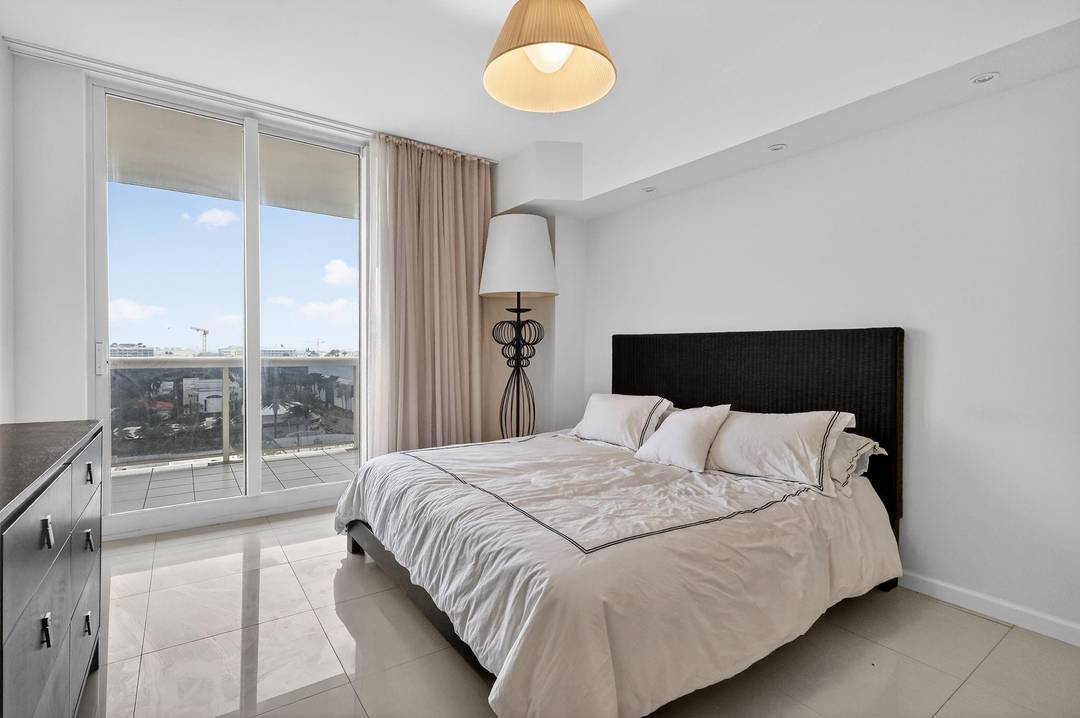 Available Furnished or Unfurnished 1 bedroom den, 2 bath residence, spacious living dining area, eat in kitchen.