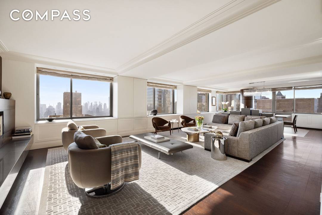 Welcome to 37AB at 111 West 67th Street, a high floor, truly mint condominium defined by its extraordinary panoramic views over Central Park, and the Manhattan skyline.