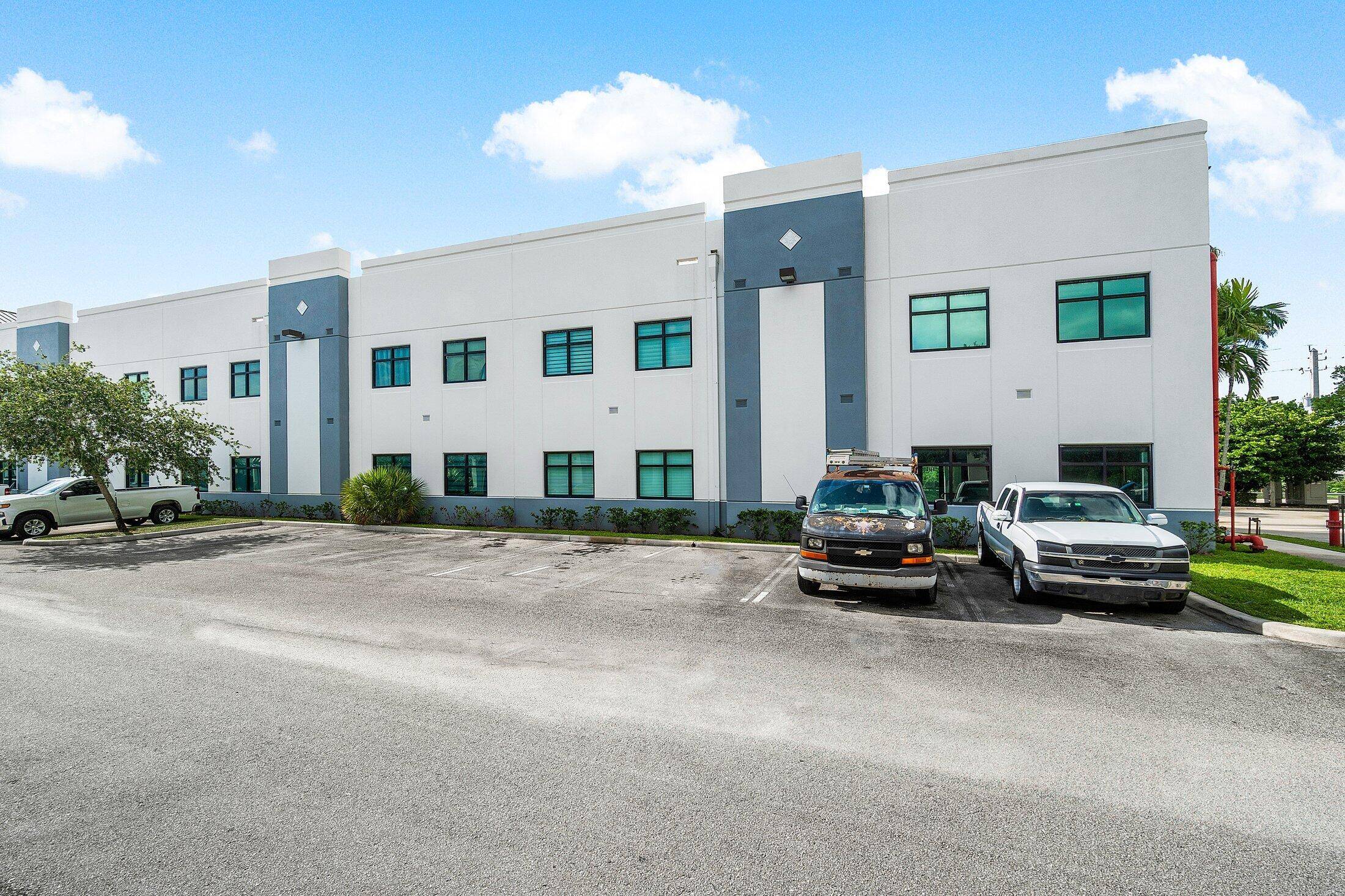 Turnkey Office Space in Prime Royal Palm Beach Location !