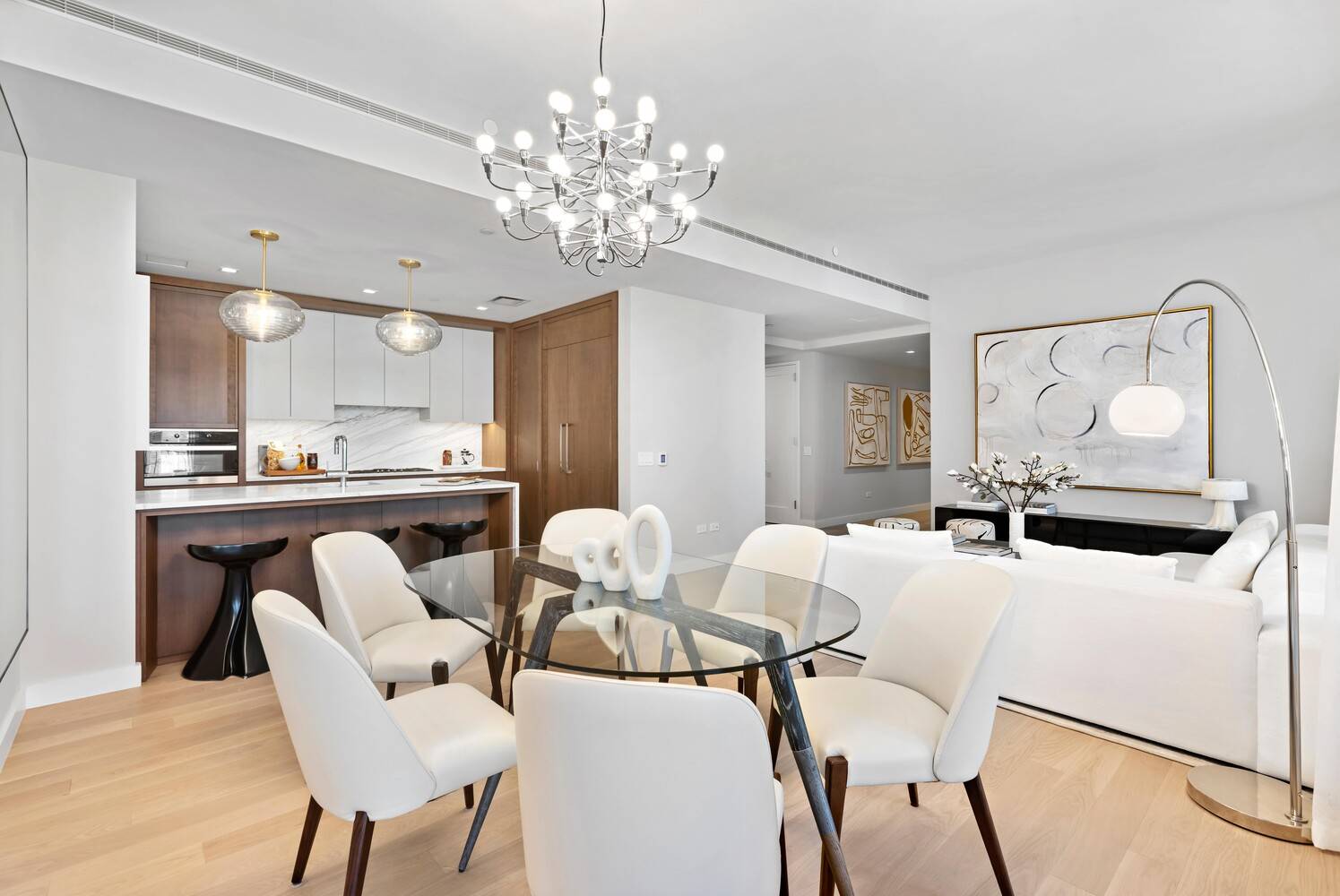 Boasting over 2, 151 SF of exceptional space, Residence 9B offers gracious living across four bedrooms and three bedrooms.