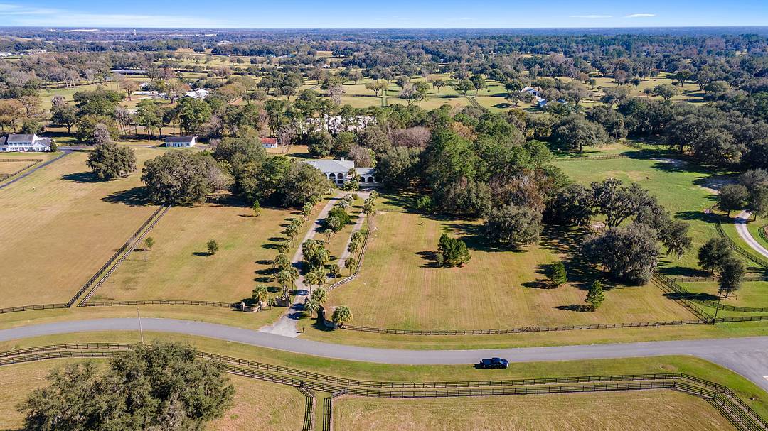 CALLING ALL INVESTORS UNDER MARKET PRICED TO SELL !