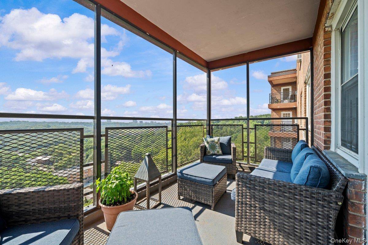 NEW PRICE ! ! ! Welcome to 5500 Fieldston Road, Apt.