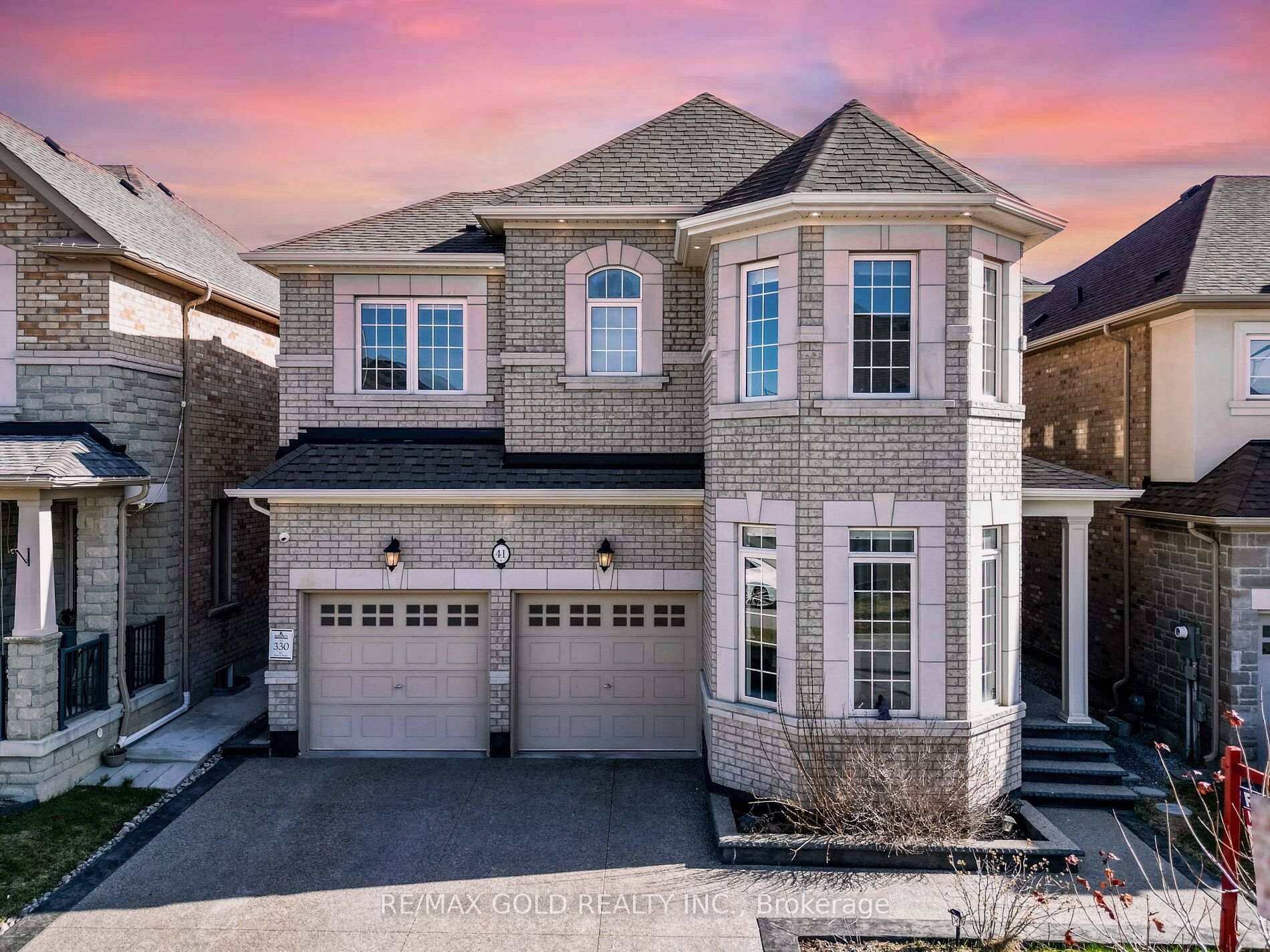 Wow, This Is An Absolute Showstopper And A Must See !