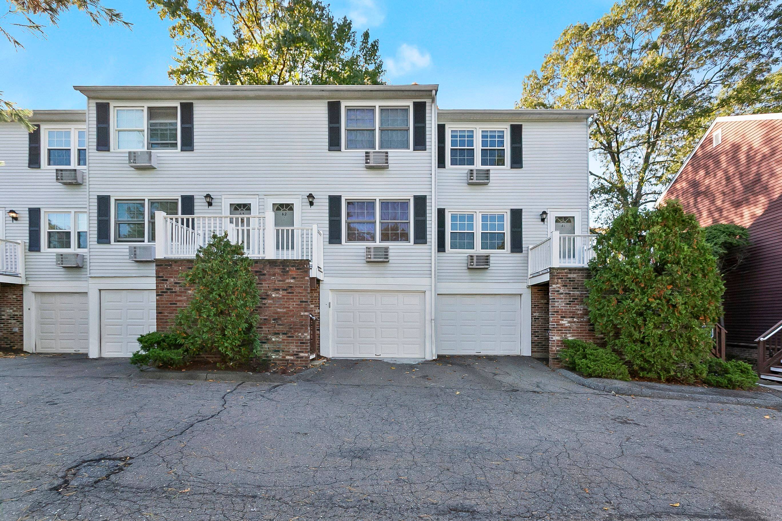 Welcome to 12 Camelot Drive, Unit B1 in desirable Norwalk.