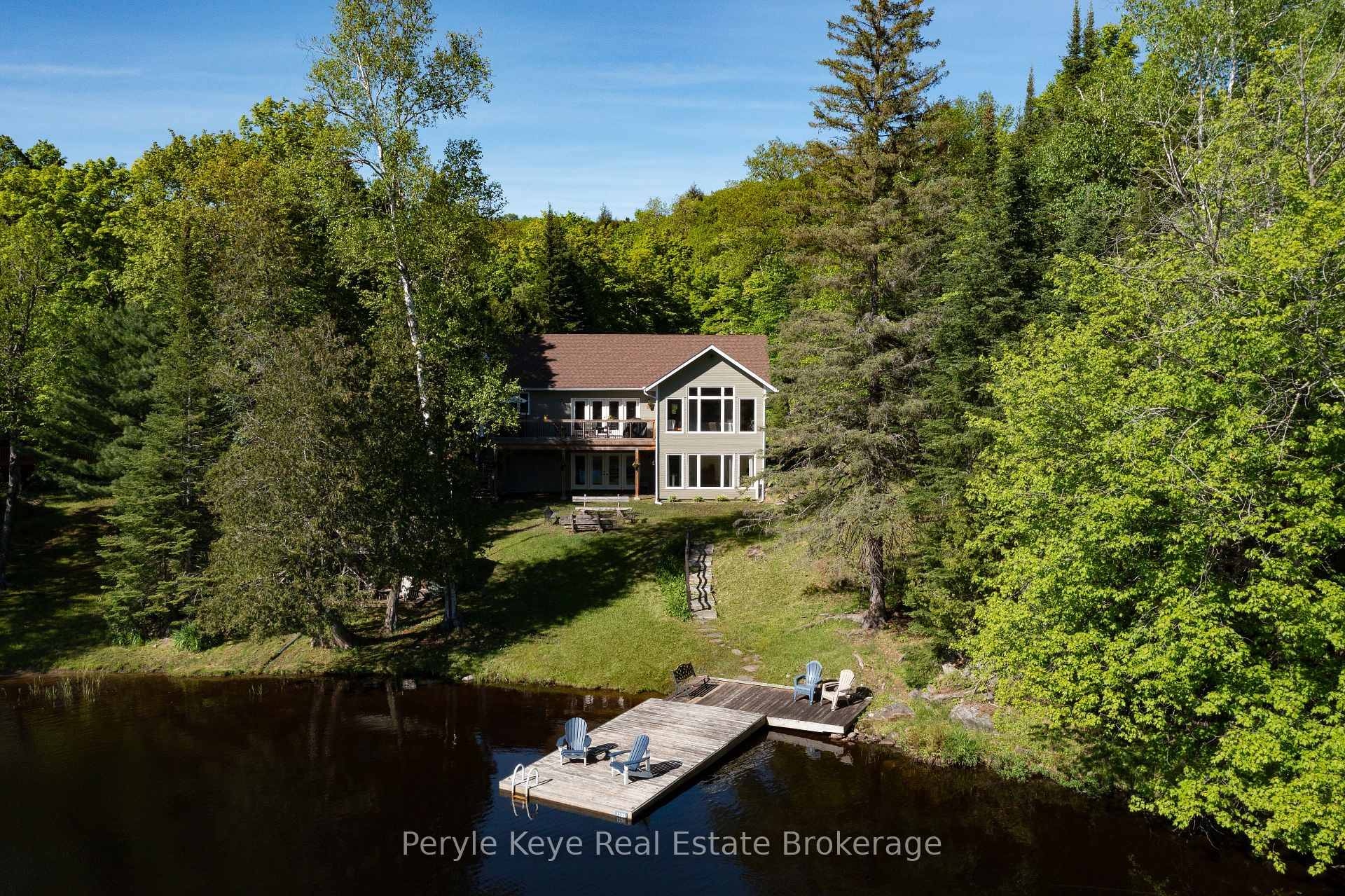 Did you know that you can boat from Paint Lake into Lake of Bays ?
