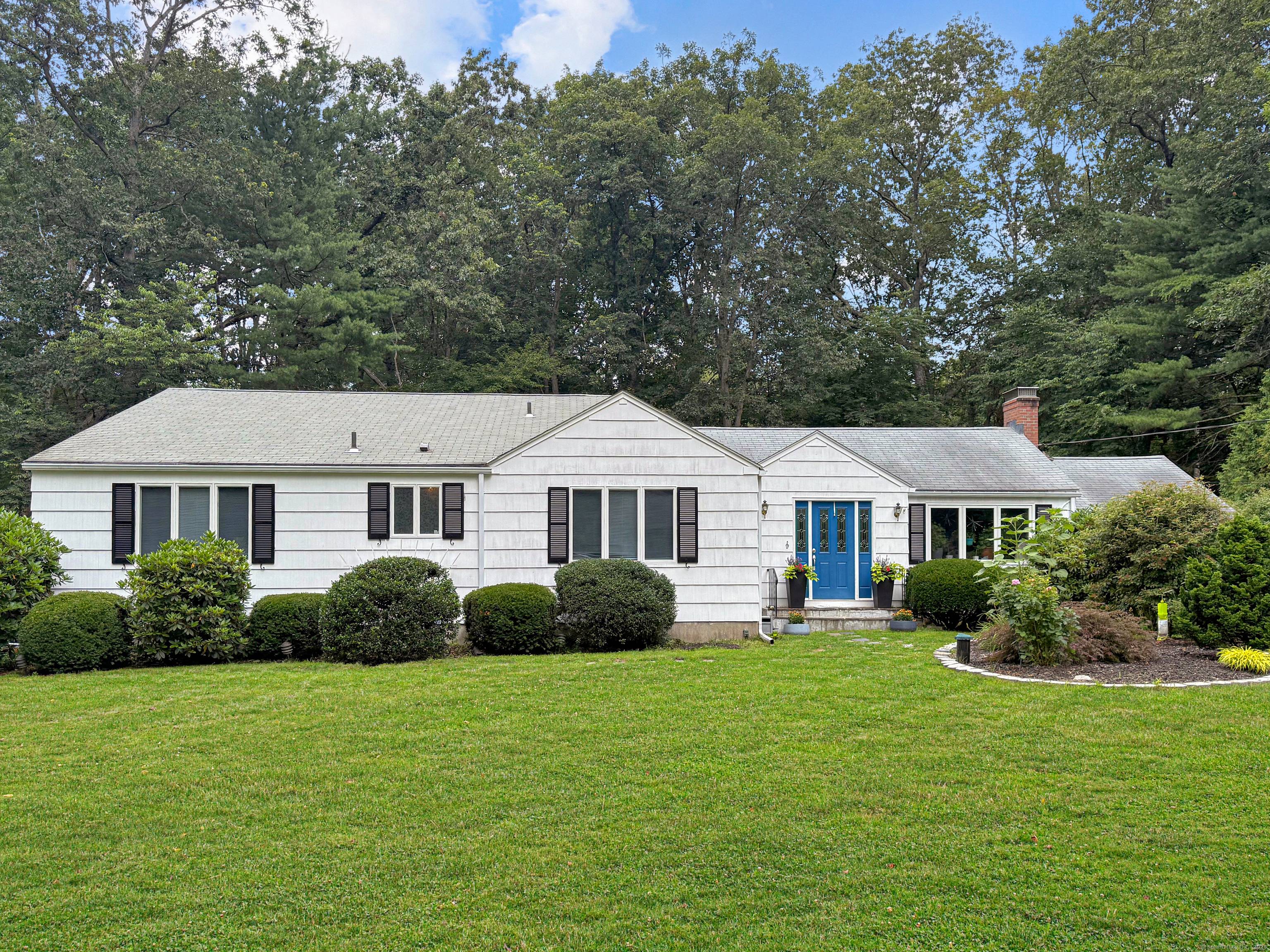 Serene Living in the Heart of Avon Welcome to 96 Moravia Road.
